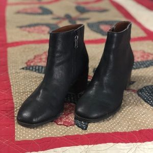Lucky Brand Women’s 6.5 black leather ankle boots